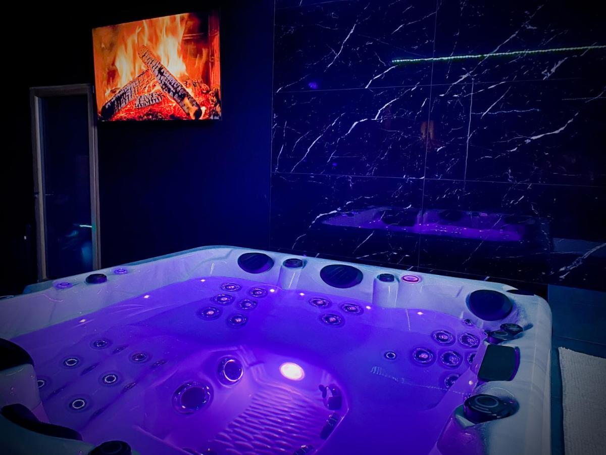 Loveroom Avec Jacuzzi 01 Chazey-sur-Ain Luaran gambar