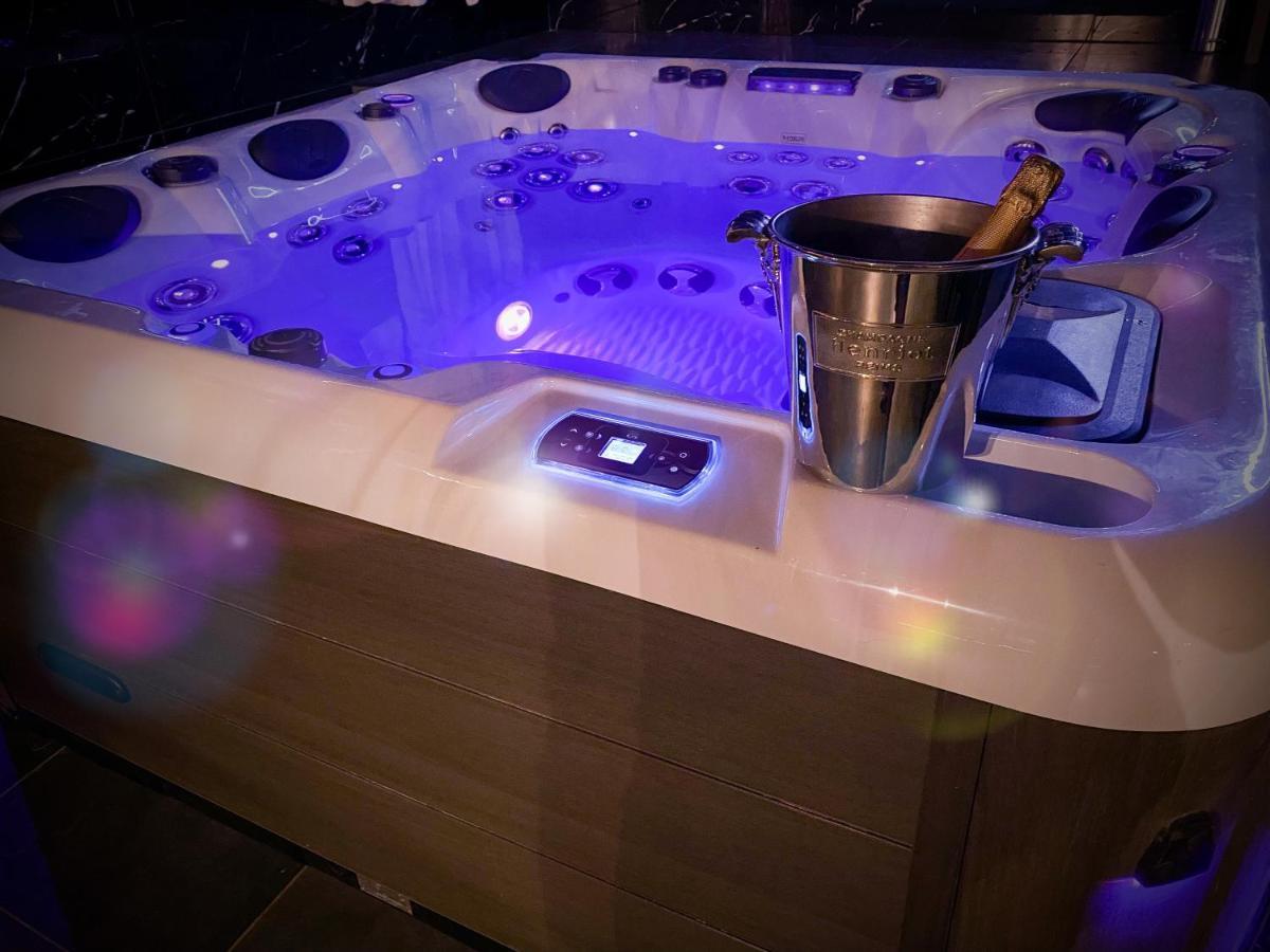 Loveroom Avec Jacuzzi 01 Chazey-sur-Ain Luaran gambar